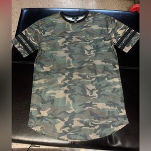 Men’s brand new camo camouflage design shirt jersey style size small forever 21